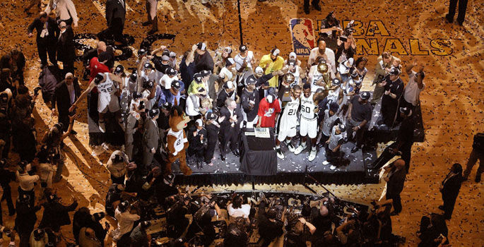 NBA编年史(2002-03):姚明来了! <a href=/lanqiu360zb/spurs/ target=_blank class=infotextkey>马刺</a>复仇<a href=/lanqiu360zb/lakers/ target=_blank class=infotextkey>湖人</a>